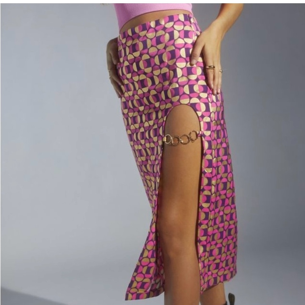 NWOT Urban Outfitters High slit chain midi skirt Size: Medium thigh high slit - Picture 8 of 8